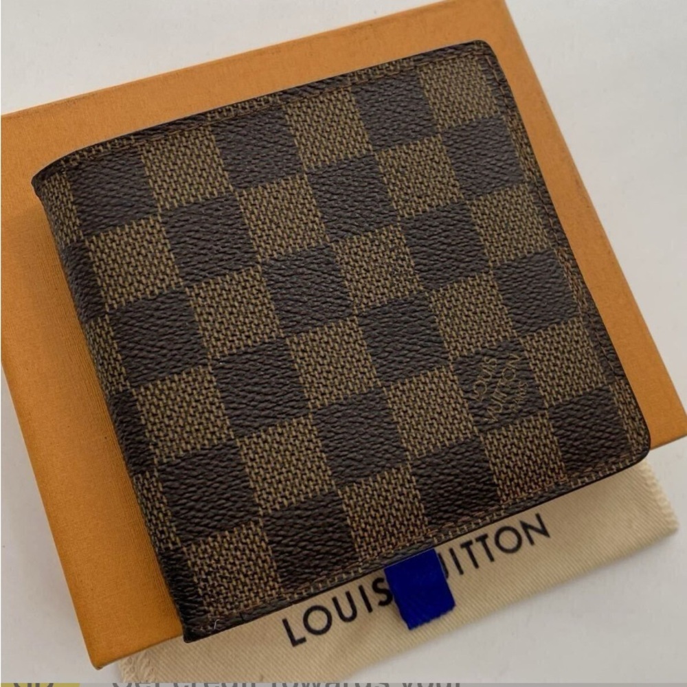 Preloved in excellent condition  Louis Vuitton Brown Checkered Wallet